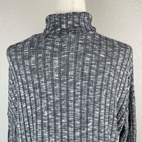 American Eagle Outfitters Gray Oversized Turtleneck Sweater Size XS EUC - Picture 6 of 8